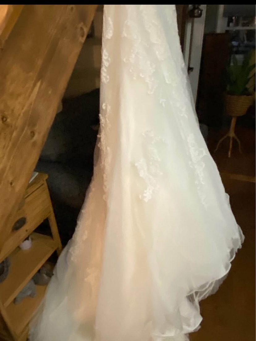 Size 12 New Wedding Dress